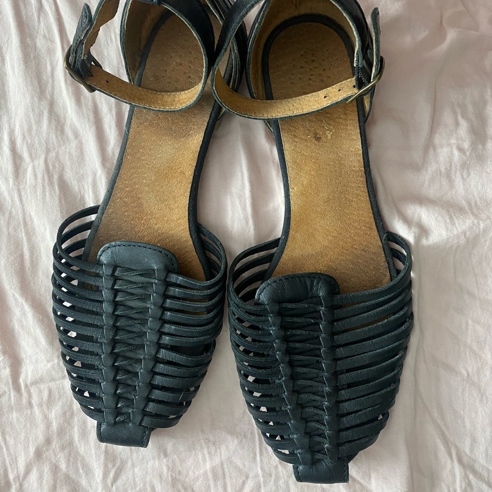 Perfect Leather Seychelles Strappy Black Sandals- sz 8